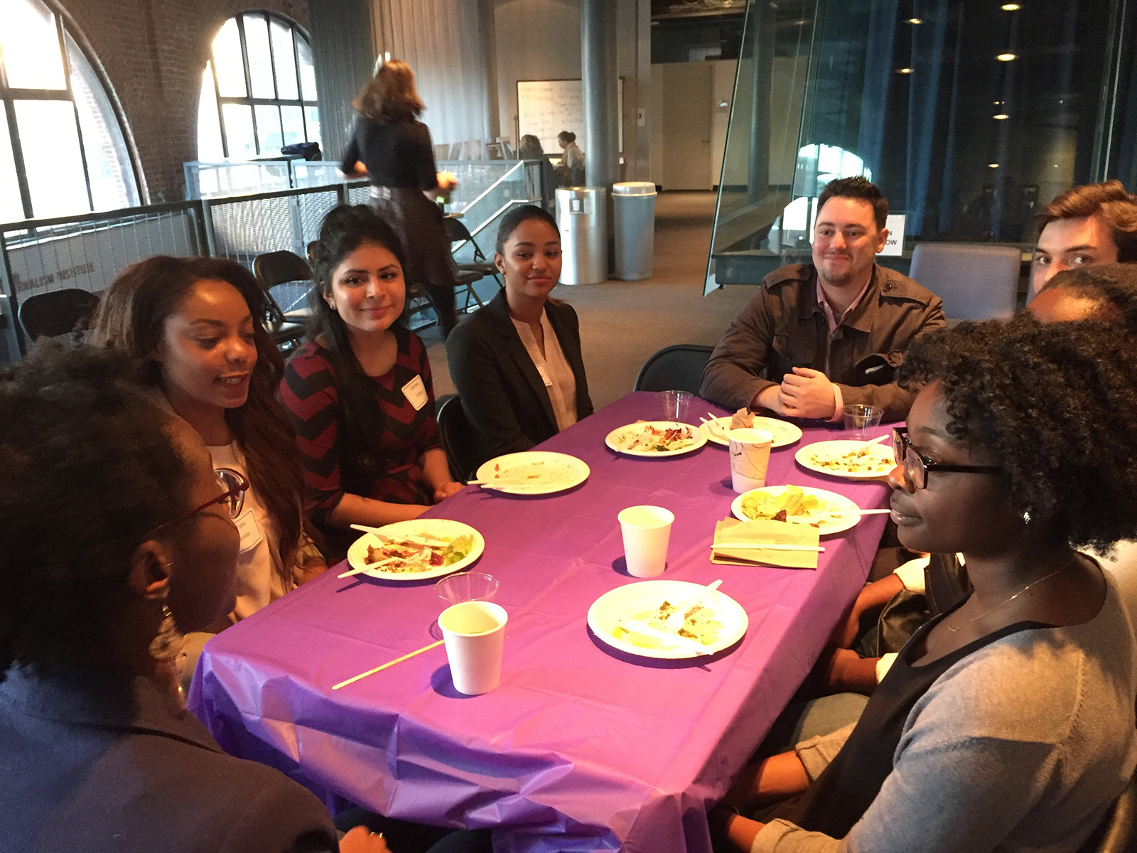 NYU Journalism hosts mentor events to bring students and alum together.